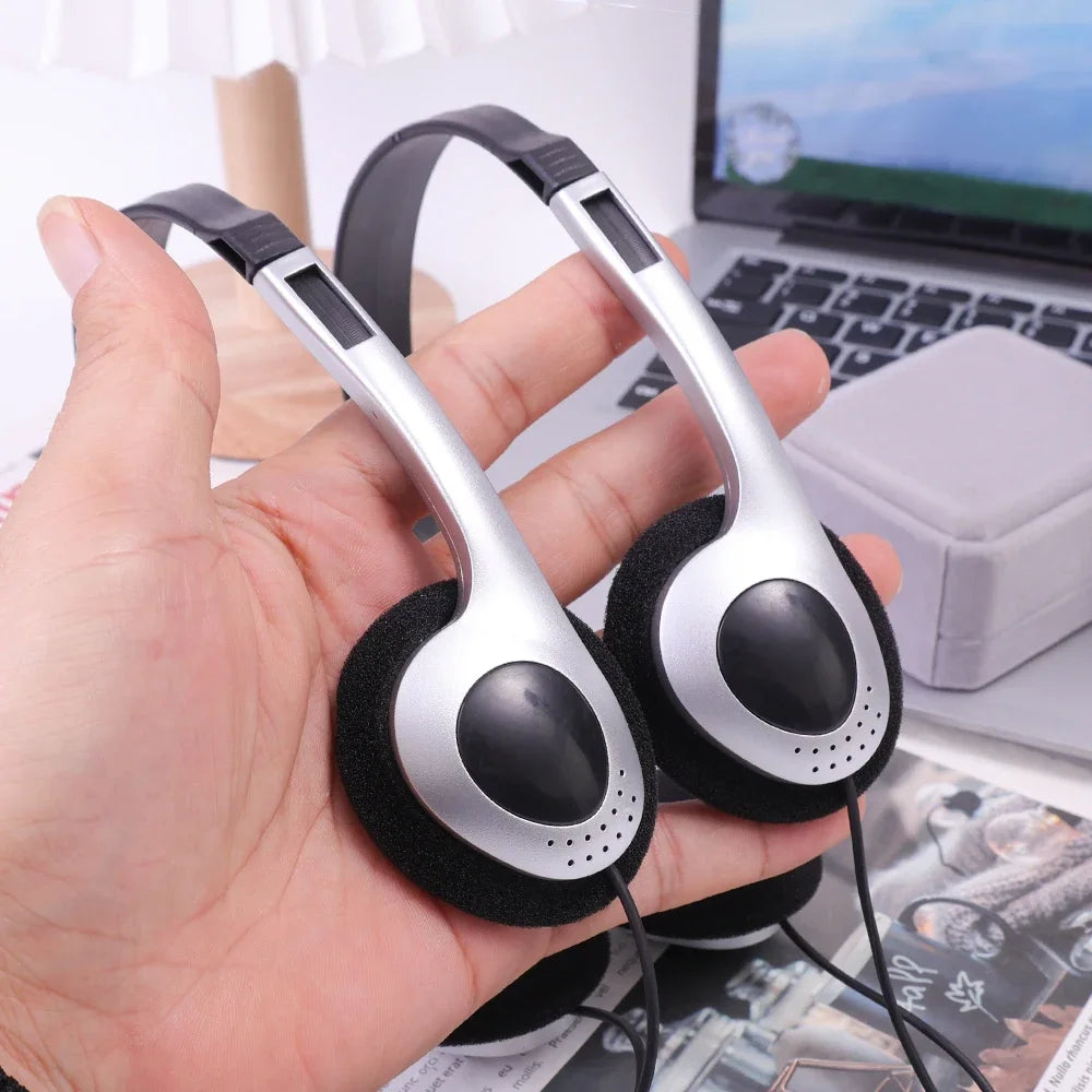 Portable Headphones Personality Retro Headset Black Fashion Style Headset Over Ear Earbud 3.5mm Wired Headset Photo Props